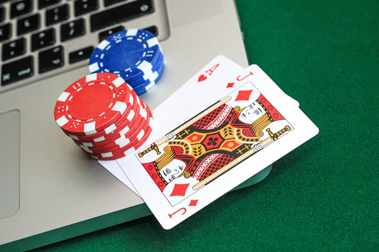 VIP888 Esports App — Myanmar ကစားသမားများ Mobile ဖြင့် Esports Betting ဝင်ရောက်နေသောမြင်ကွင်း